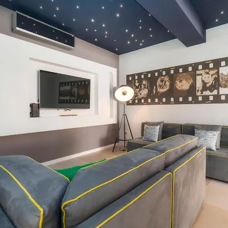 아파트 Luxury Sea View Retreat With Cinema & Snooker 올류스 데 아구아