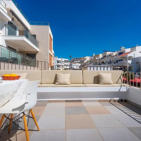 Luxury Sea View Retreat With Cinema & Snooker