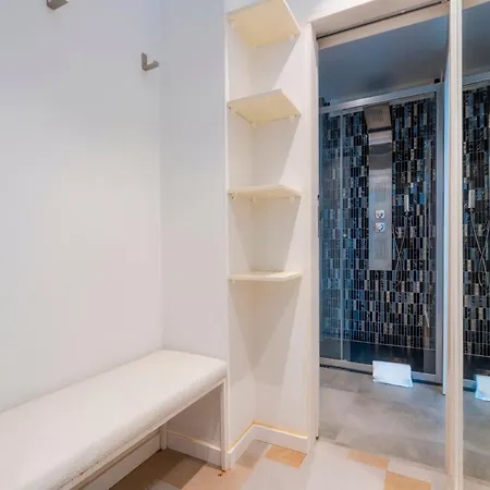 Luxury Sea View Retreat With Cinema & Snooker 아파트